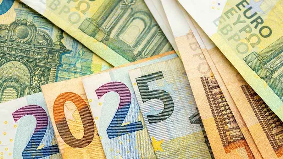 Foreign currency laid out to spell 2025