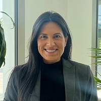 Fisher Investments Employee Desiree De Hoyos