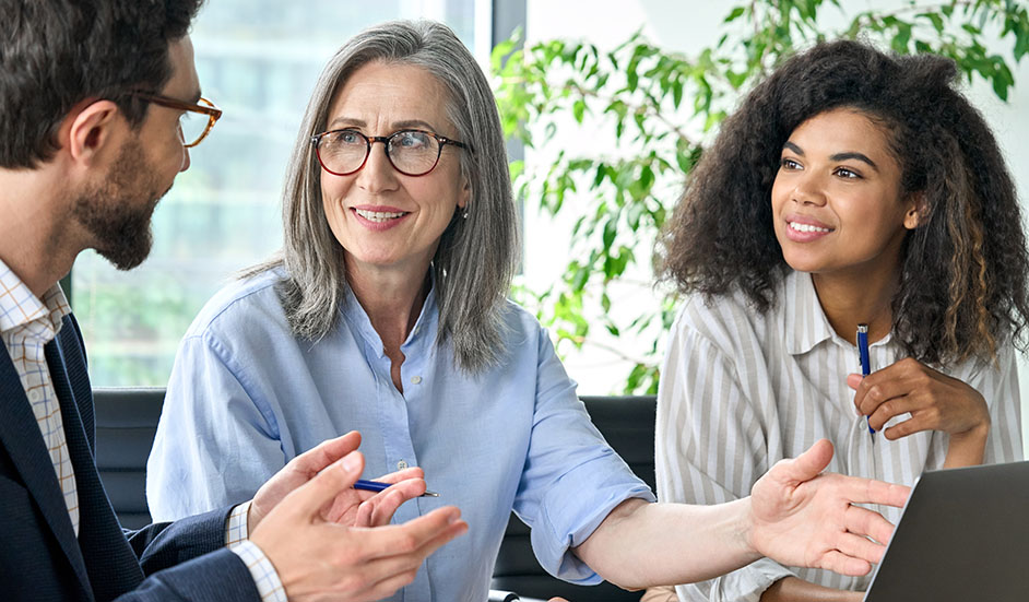 group of people discussing bonds in their retirement portfolios for income and cash flow needs